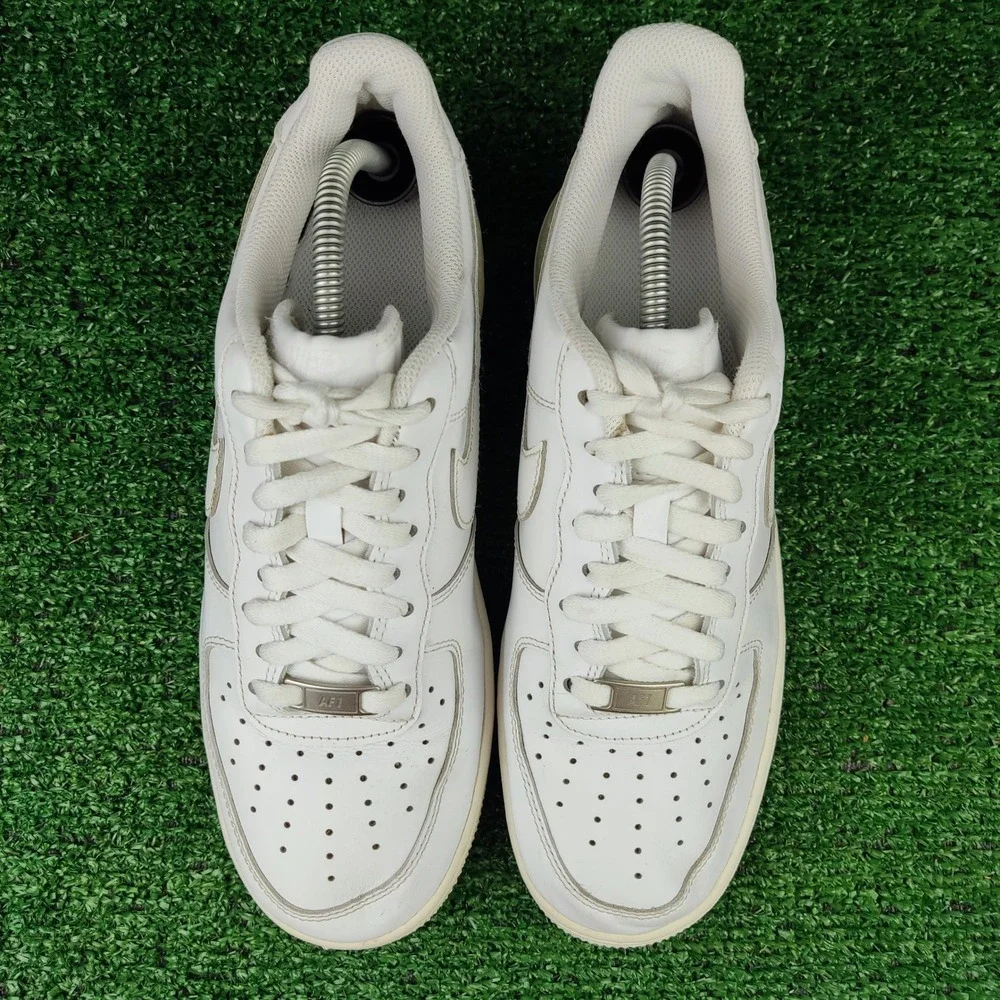 Nike Sneakers Women 10 White Air Force 1 07 Low Top DD8959-100 Leather Athletic
